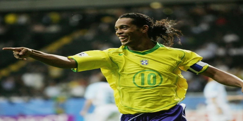 Thông tin cần biết về cựu cầu thủ Ronaldinho